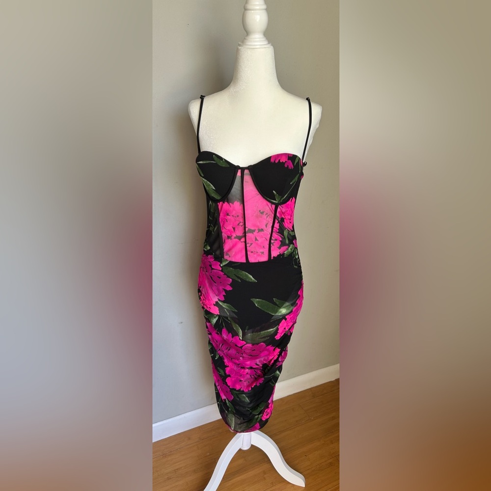 {Kimcine} Floral Black and Pink Midi Dress